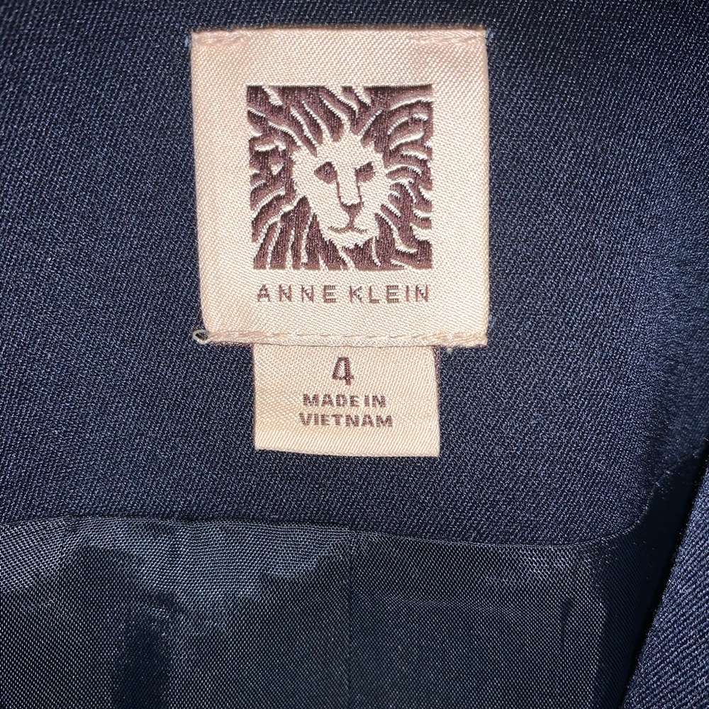 Blazer - Picture 4 of 4